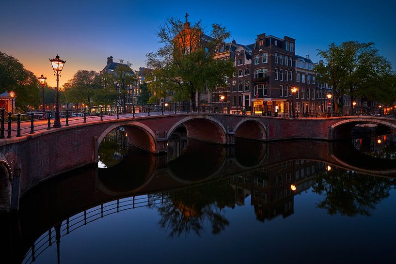Prinsengracht/Reguliersgracht in Amsterdam, 2020 by Amsterdam.Photos