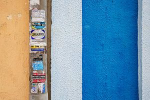 Des portes aux gouttières en passant par les canalisations, chaque couleur raconte une histoire.