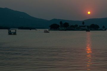 Udaipur: Lake Pichola van Maarten Verhees