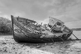 HDR urbex Cimetiere a bateaux scheepskerkhof te Quelmer bretagne