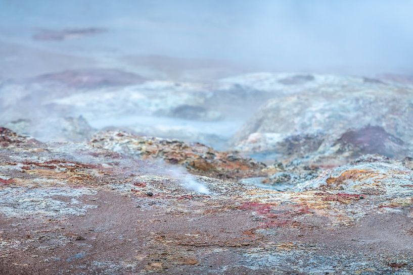 Paysage de vapeur coloré de Gunnuhver en Islande par Wendy van Kuler Fotografie