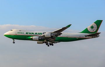 Le Boeing 747-400 d'EVA Air Cargo juste avant l'atterrissage. sur Jaap van den Berg