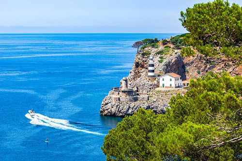 Vuurtoren bij Port de Soller op het eiland Mallorca