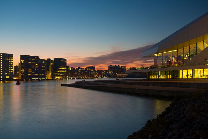 het IJ Amsterdam in de avond von Juul Baars