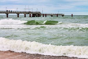 Seebrücke an der Ostseeküste in Göhren auf der Insel Rügen