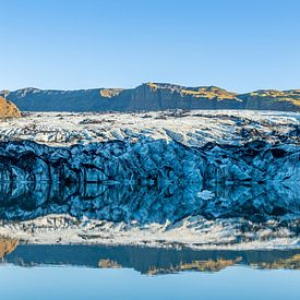 Gletscher spiegelt sich im Gletschersee, Solheimajokull-Gletscher von Wendy van Kuler Fotografie