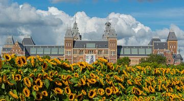 Rijks Museum in the limelight. by Peter Valentijn