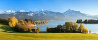 Forggensee en Allgäuer Alpen in de herfst, Allgäu, Beieren, Duitsland