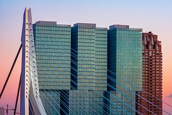 Erasmusbrug tijdens zonsondergang