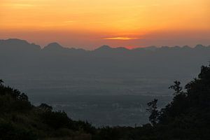 zonsondergang over de bergen