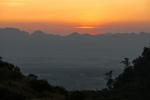 zonsondergang over de bergen
