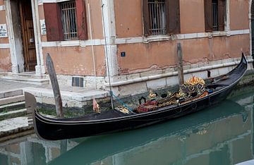 Gondola in oude stad Venetie, Italie