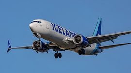 Avion de ligne Icelandair Boeing 737 MAX 8. sur Jaap van den Berg