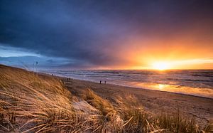 Stormy Sunset van Martijn Kort