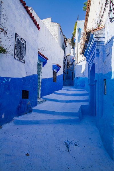 Blauw straatje in Chefchaouen van Easycopters