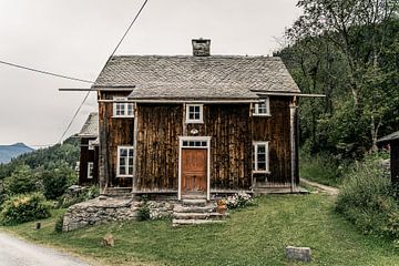 Pittoresk huis in Noorwegen van Sander Spreeuwenberg