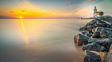 Early morning on the coast of the island Marken by Fotografiecor .nl