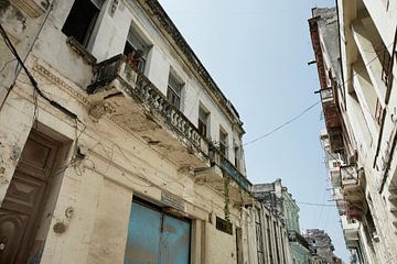 HAVANA, CUBA Typische straat van Havana, Cuba