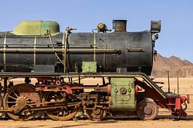Locomotive abandonnée dans le désert du Wadi Rum