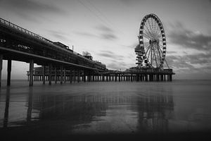 La jetée de Scheveningen en noir et blanc