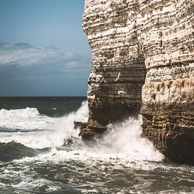 De kliffen van Étretat in Frankrijk van Bryan Van Tiggelen