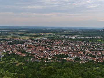 Uitzicht over Weilheim an der Teck van Timon Schneider