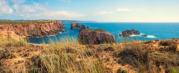 belle côte rocheuse à l'ouest de l'Algarve Portugal, près de Carrapateir sur SusaZoom
