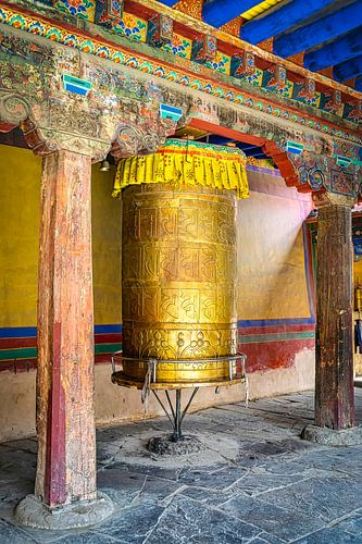 Gebedsmolen in klooster, Tibet