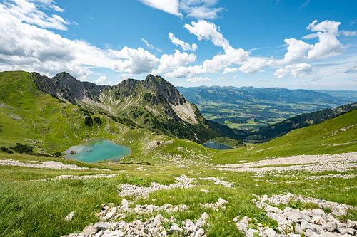 Uitzicht op de Gaisalp-meren, de Rubihorn en de Oberallgäu in de Allgäuer Alpen