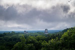 Couverture nuageuse au-dessus de Tikal sur Dennis Werkman