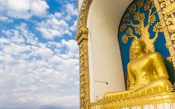 Boeddha beeld in Pokhara, Nepal van Marc Venema