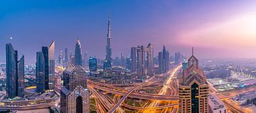 Dubai skyline at sunset by Remco Piet