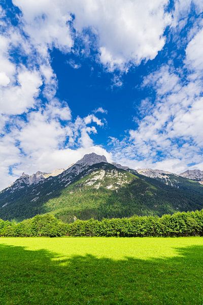 Blick auf das Karwendelgebirge bei Mittenwald von Rico Ködder
