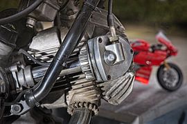 Ducati SD900 Darmah Desmo Cylinder Head by Rob Boon