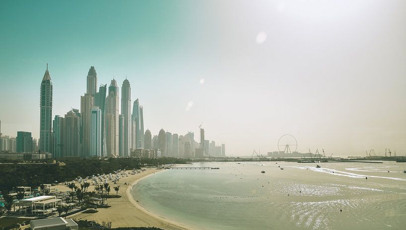 Dubai by Hello Pompoyo