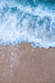 Türkisfarbene Welle am Strand | Sonne Meer und Sand | Natur- und Reisefotografie von HelloHappylife