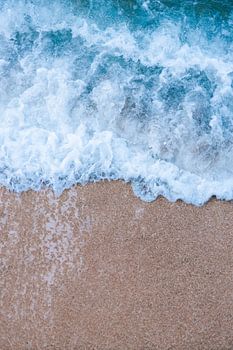 Türkisfarbene Welle am Strand | Sonne Meer und Sand | Natur- und Reisefotografie