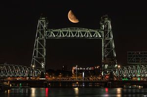Eisenbahnbrücke De Hef in Rotterdam mit dem Halbmond