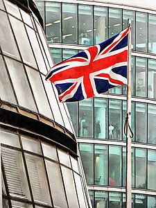 Union Jack vor dem Rathaus London