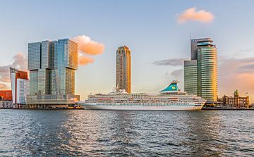 Cruiseschip MS Artania in Rotterdam van MS Fotografie | Marc van der Stelt