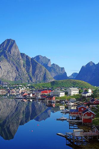 Zicht op de Reinefjorden