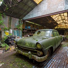 abandoned ford fairlane rusting away by Patrick Beukelman