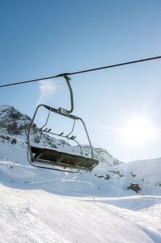 Im Sessellift beim Wintersport - Französische Alpen