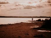 love couple selfie time one the beach van Shelena van de Voorde thumbnail