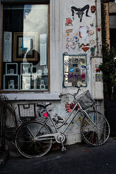 Streets of Paris by Nynke Altenburg