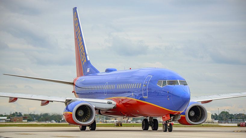 Taxiing Southwest Airlines Boeing 737-700. by Jaap van den Berg