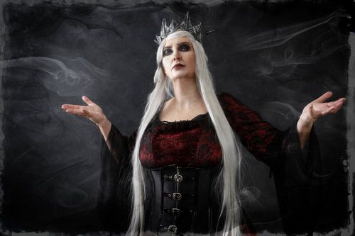 Dark queen