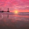 Scheveningen Pier tijdens zonsondergang van Rob Kints