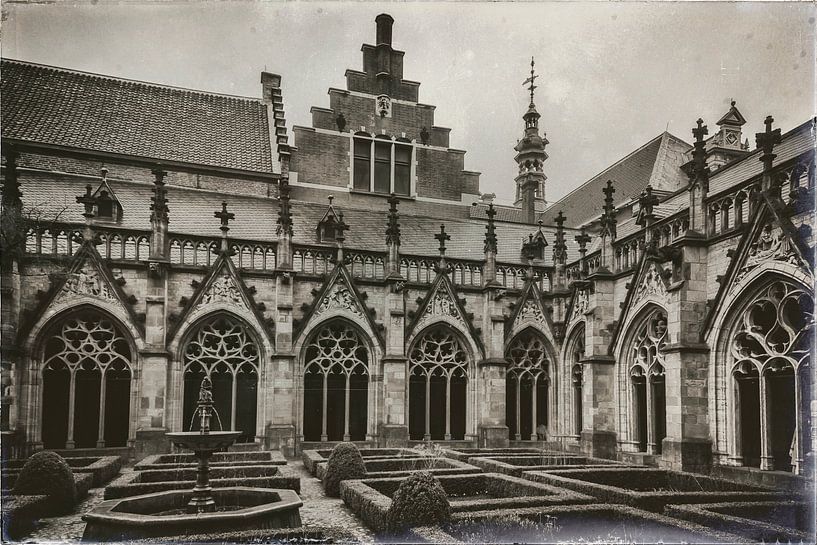 Middeleeuws Pandhof by Jan van der Knaap