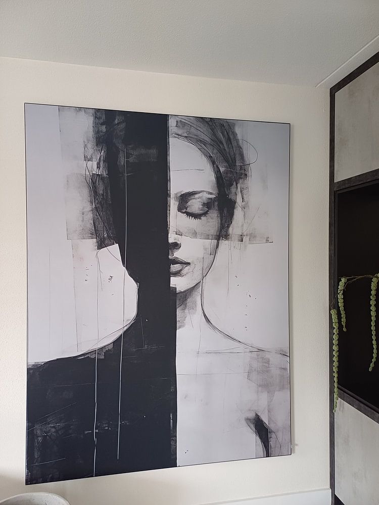 Modernes und abstraktes Porträt in Schwarz und Weiß  von Carla Van Iersel 